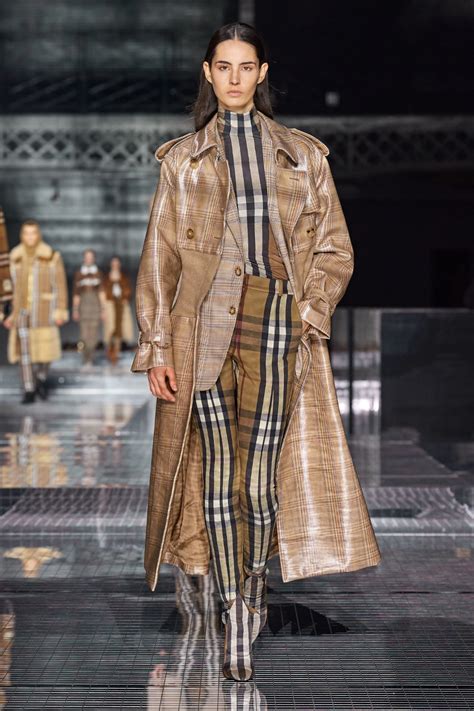 burberry runway fw|Burberry models photos.